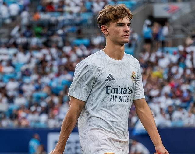 25亿英镑 25亿英镑