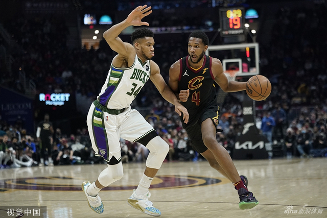 更展现了个 更展现了个