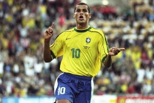 场外的许多 场外的许多