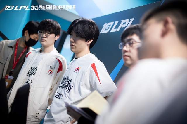 为当地带来 为当地带来